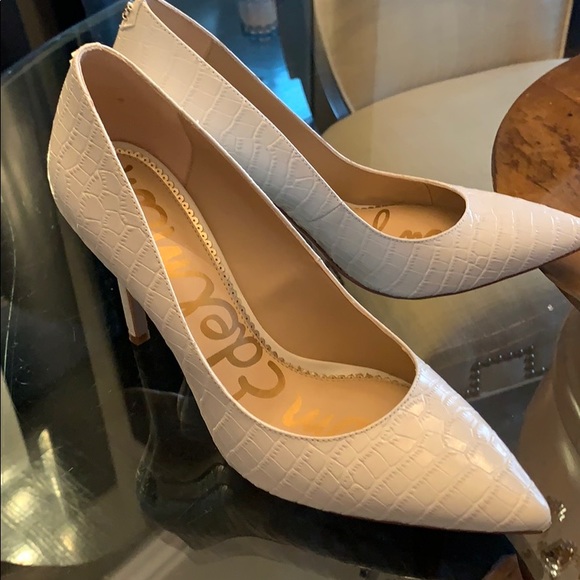 sam edelman white pumps